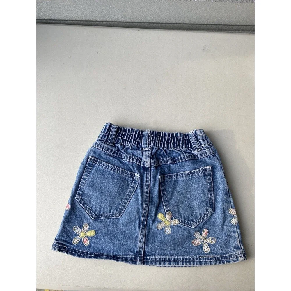 GAP Kids Girls Size 5 Denim Skirt Floral Applique Patchwork Floral Daisy